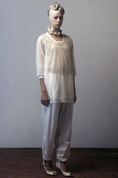 Look 16